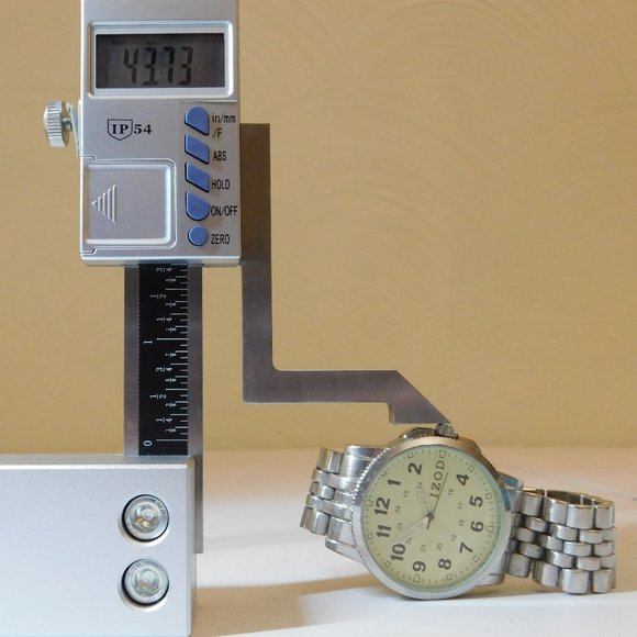 Izod Quartz Analog Men's Watch - Picture 5 of 6